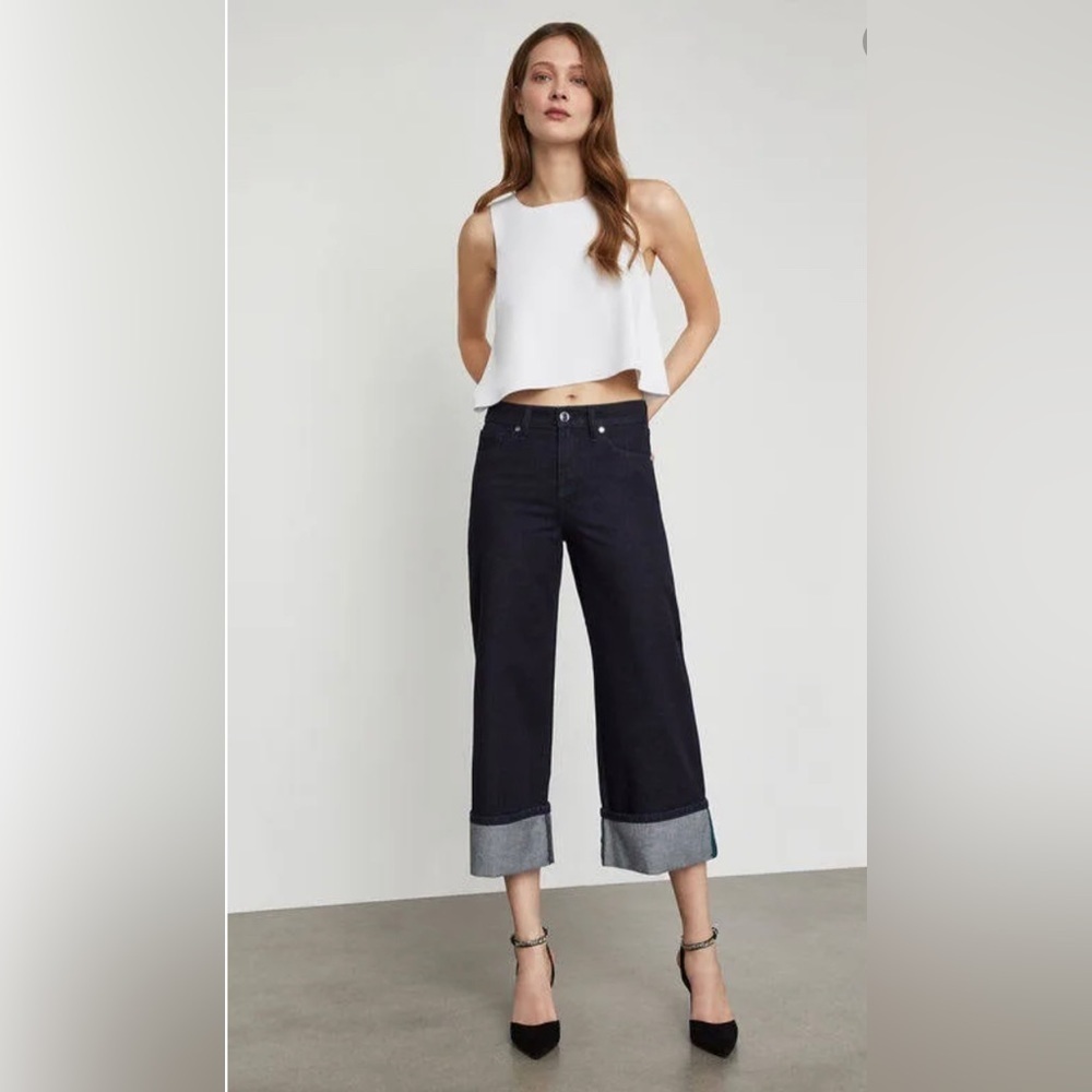 NWT BCBGMAXAZRIA Cropped Wide-Leg Jeans in Rinse Wash Corred, Size 28